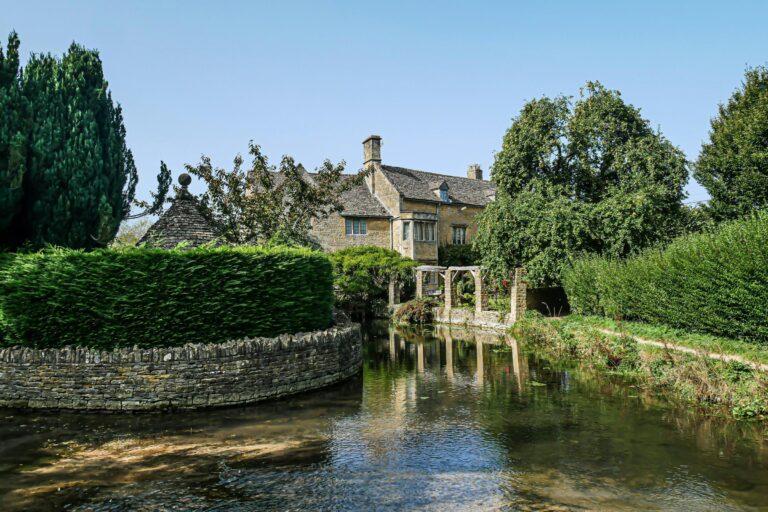 TV star’s £3.2m Cotswolds mansion with six bedrooms up for sale